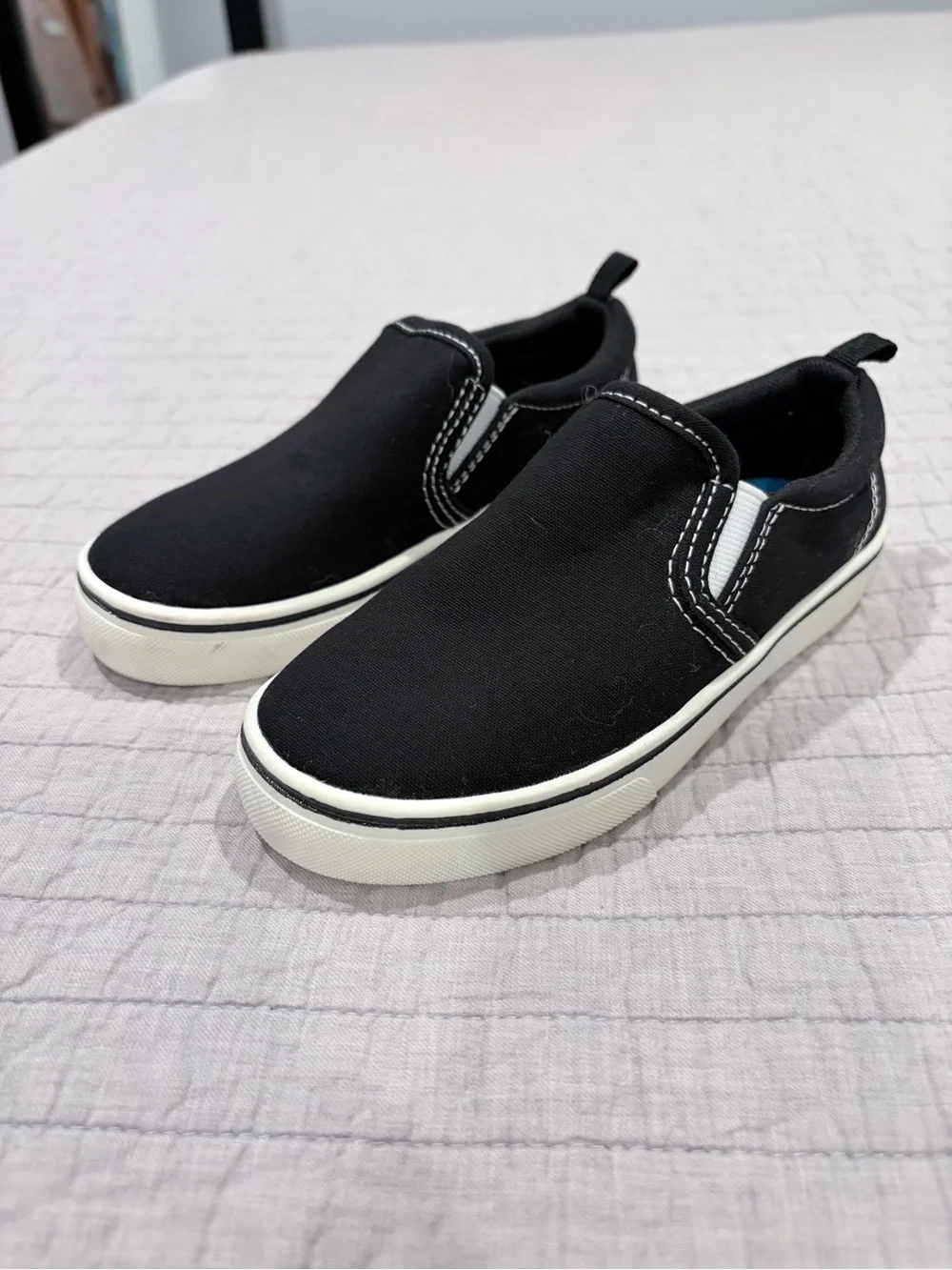 wonder nation Black Slip-On Kids Sneakers with White Sole